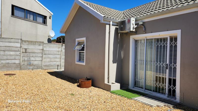 2 Bedroom Property for Sale in Protea Village Western Cape